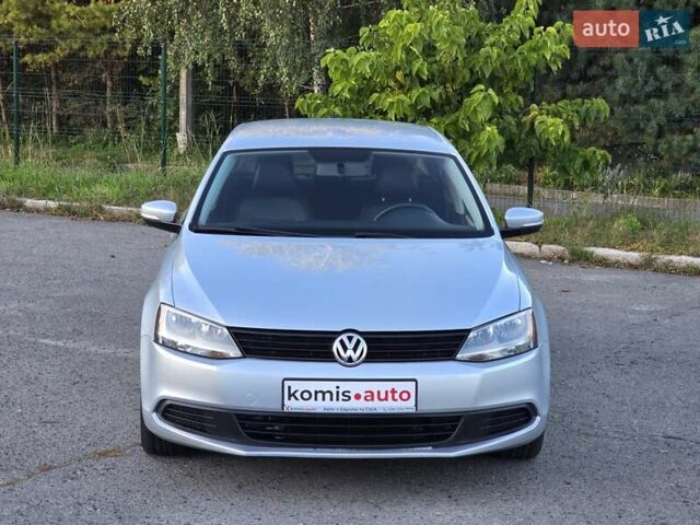 Серый Фольксваген Джетта, объемом двигателя 1.8 л и пробегом 172 тыс. км за 8799 $, фото 3 на Automoto.ua