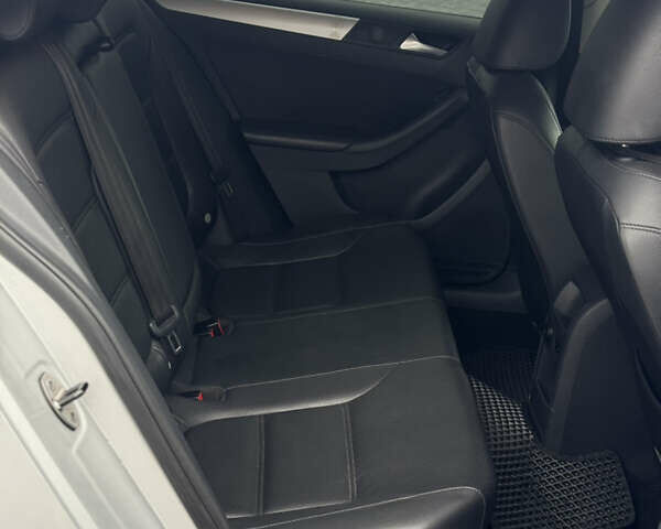 Серый Фольксваген Джетта, объемом двигателя 1.8 л и пробегом 243 тыс. км за 7999 $, фото 12 на Automoto.ua