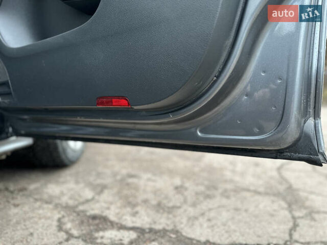 Серый Фольксваген Джетта, объемом двигателя 1.97 л и пробегом 260 тыс. км за 11000 $, фото 13 на Automoto.ua