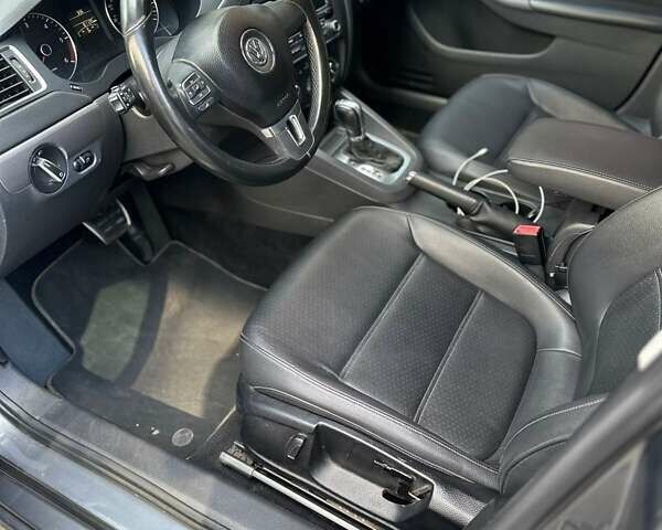 Сірий Фольксваген Джетта, об'ємом двигуна 1.97 л та пробігом 130 тис. км за 11499 $, фото 18 на Automoto.ua