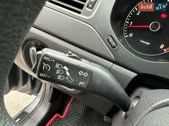 Серый Фольксваген Джетта, объемом двигателя 1.8 л и пробегом 228 тыс. км за 6999 $, фото 28 на Automoto.ua