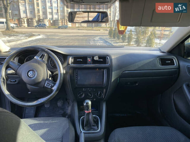 Сірий Фольксваген Джетта, об'ємом двигуна 1.9 л та пробігом 245 тис. км за 7500 $, фото 5 на Automoto.ua