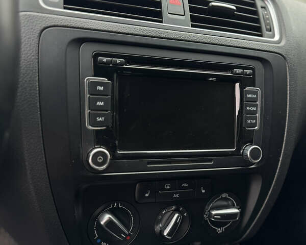 Серый Фольксваген Джетта, объемом двигателя 1.8 л и пробегом 243 тыс. км за 7999 $, фото 18 на Automoto.ua