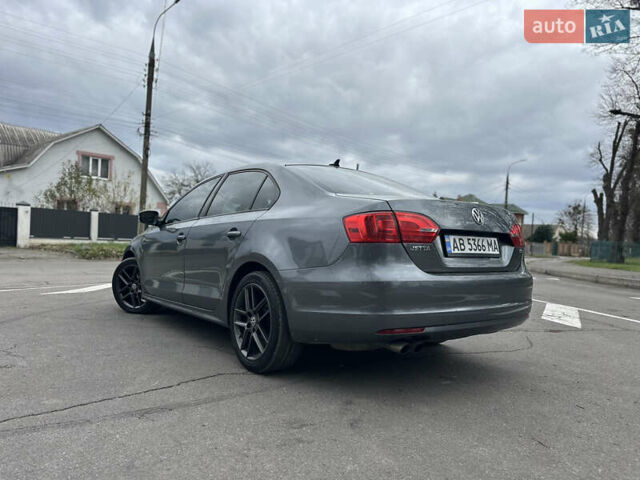 Серый Фольксваген Джетта, объемом двигателя 1.8 л и пробегом 228 тыс. км за 6999 $, фото 7 на Automoto.ua