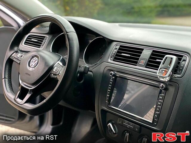 Серый Фольксваген Джетта, объемом двигателя 1.8 л и пробегом 119 тыс. км за 10000 $, фото 13 на Automoto.ua