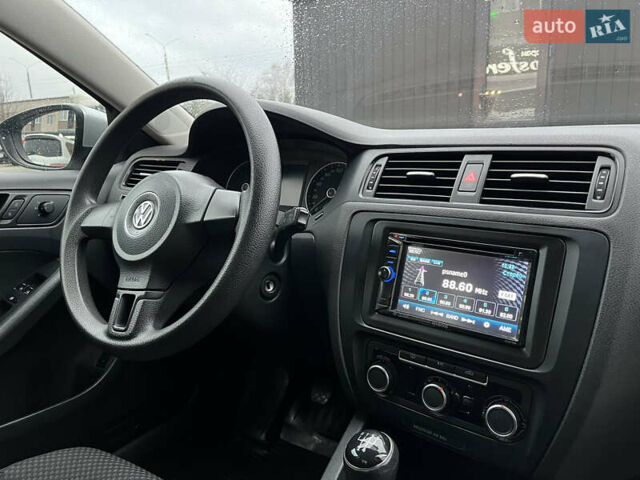 Сірий Фольксваген Джетта, об'ємом двигуна 1.97 л та пробігом 127 тис. км за 11800 $, фото 33 на Automoto.ua