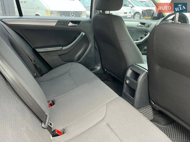 Сірий Фольксваген Джетта, об'ємом двигуна 2 л та пробігом 272 тис. км за 9900 $, фото 14 на Automoto.ua