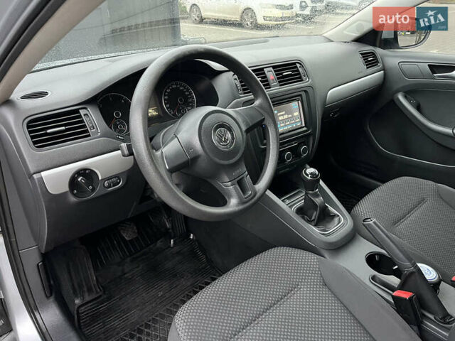 Серый Фольксваген Джетта, объемом двигателя 1.97 л и пробегом 127 тыс. км за 11999 $, фото 11 на Automoto.ua