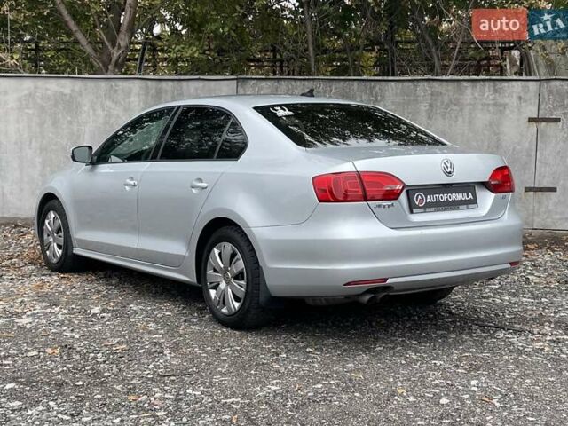 Серый Фольксваген Джетта, объемом двигателя 1.8 л и пробегом 225 тыс. км за 7490 $, фото 5 на Automoto.ua