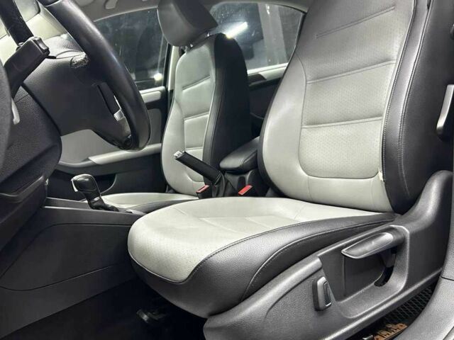 Сірий Фольксваген Джетта, об'ємом двигуна 1.4 л та пробігом 238 тис. км за 9900 $, фото 9 на Automoto.ua