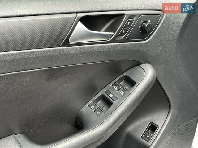 Серый Фольксваген Джетта, объемом двигателя 1.8 л и пробегом 225 тыс. км за 7290 $, фото 11 на Automoto.ua