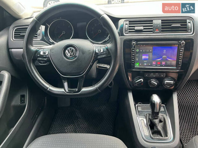 Сірий Фольксваген Джетта, об'ємом двигуна 2 л та пробігом 272 тис. км за 9900 $, фото 9 на Automoto.ua