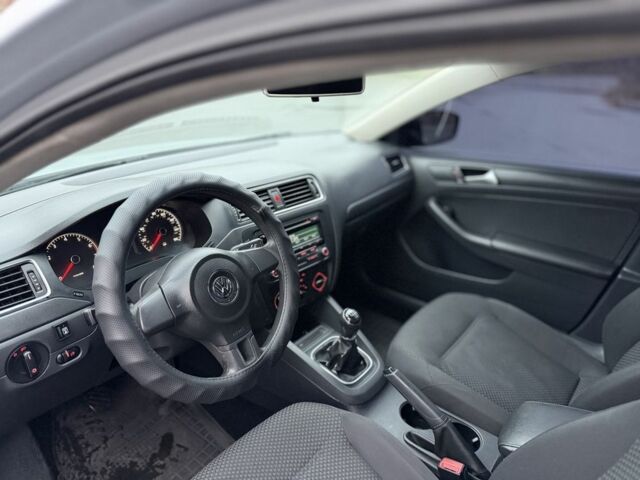 Сірий Фольксваген Джетта, об'ємом двигуна 2 л та пробігом 182 тис. км за 6200 $, фото 9 на Automoto.ua