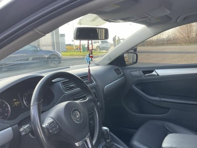 Сірий Фольксваген Джетта, об'ємом двигуна 1.8 л та пробігом 105 тис. км за 8599 $, фото 10 на Automoto.ua