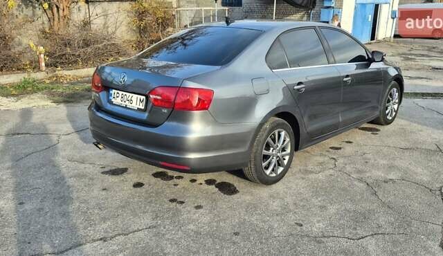 Серый Фольксваген Джетта, объемом двигателя 1.8 л и пробегом 176 тыс. км за 9200 $, фото 3 на Automoto.ua