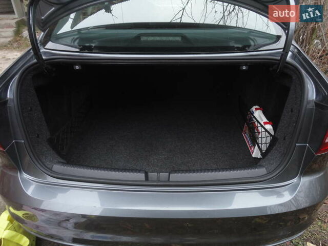 Серый Фольксваген Джетта, объемом двигателя 1.8 л и пробегом 127 тыс. км за 12100 $, фото 43 на Automoto.ua