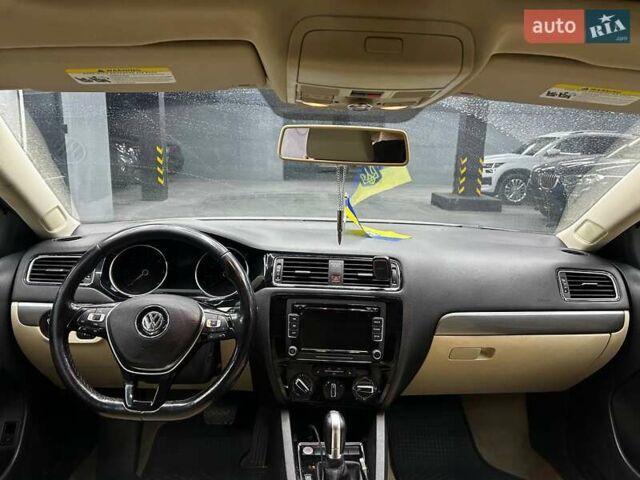 Сірий Фольксваген Джетта, об'ємом двигуна 1.97 л та пробігом 186 тис. км за 12500 $, фото 6 на Automoto.ua