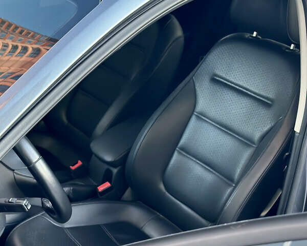 Серый Фольксваген Джетта, объемом двигателя 1.8 л и пробегом 154 тыс. км за 10000 $, фото 7 на Automoto.ua