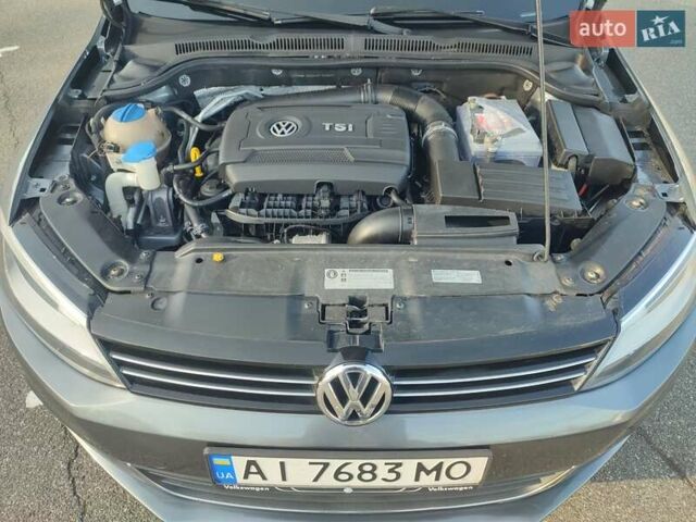 Серый Фольксваген Джетта, объемом двигателя 1.8 л и пробегом 165 тыс. км за 7700 $, фото 5 на Automoto.ua