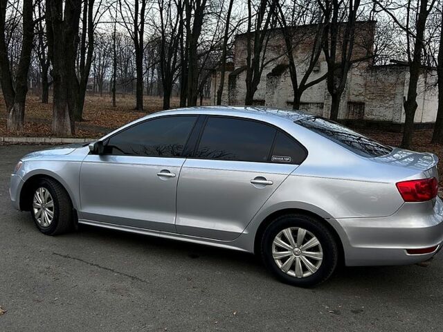 Сірий Фольксваген Джетта, об'ємом двигуна 2 л та пробігом 212 тис. км за 9000 $, фото 2 на Automoto.ua