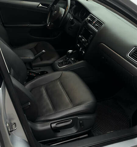 Сірий Фольксваген Джетта, об'ємом двигуна 1.97 л та пробігом 230 тис. км за 10800 $, фото 15 на Automoto.ua