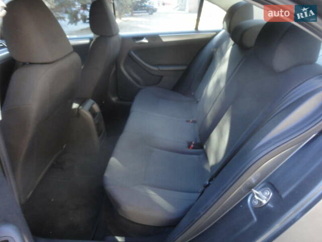 Серый Фольксваген Джетта, объемом двигателя 1.8 л и пробегом 127 тыс. км за 12100 $, фото 30 на Automoto.ua