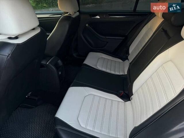 Серый Фольксваген Джетта, объемом двигателя 1.78 л и пробегом 161 тыс. км за 13500 $, фото 20 на Automoto.ua