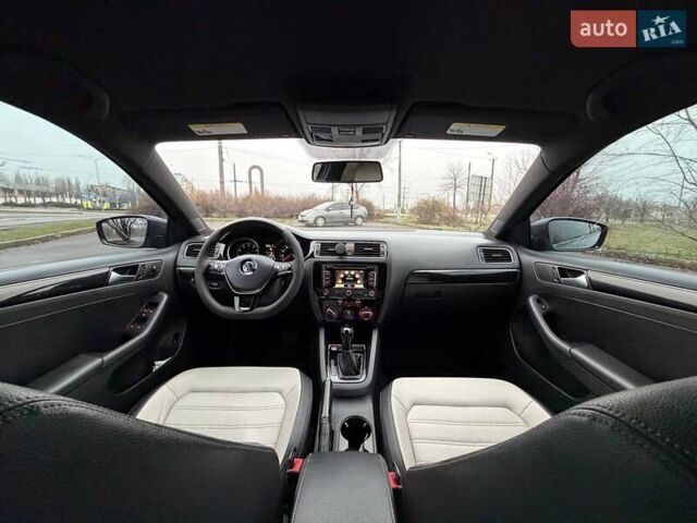 Сірий Фольксваген Джетта, об'ємом двигуна 1.8 л та пробігом 178 тис. км за 11000 $, фото 51 на Automoto.ua