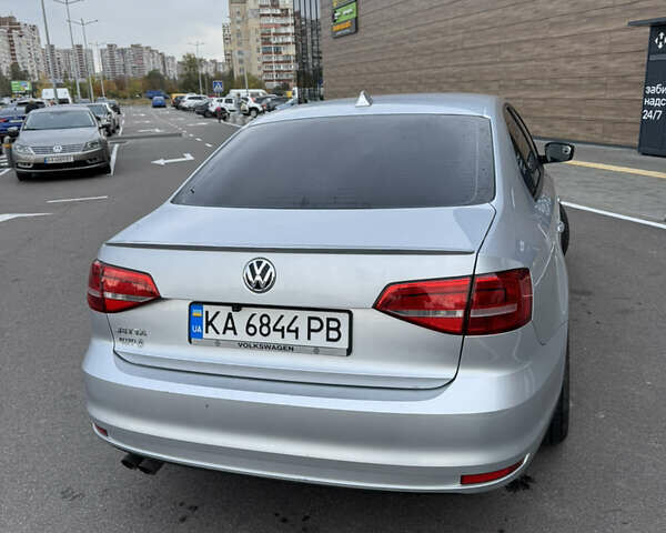 Фольксваген Джетта 2014 в Киеве на Automoto.ua Серый Фольксваген Джетта, объемом двигателя 1.98 л и пробегом 195 тыс. км за 8800 $, фото 6 на Automoto.ua
