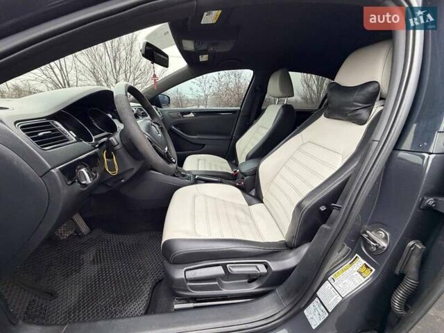 Сірий Фольксваген Джетта, об'ємом двигуна 1.8 л та пробігом 178 тис. км за 11000 $, фото 30 на Automoto.ua