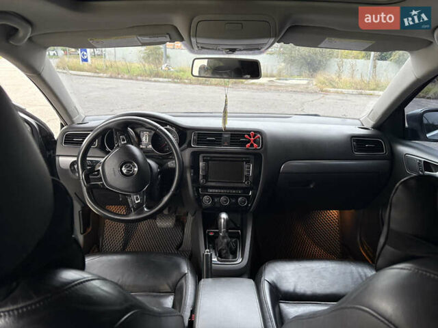 Серый Фольксваген Джетта, объемом двигателя 2 л и пробегом 202 тыс. км за 12500 $, фото 10 на Automoto.ua