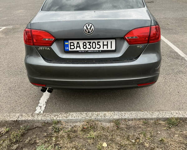 Серый Фольксваген Джетта, объемом двигателя 1.97 л и пробегом 130 тыс. км за 12000 $, фото 5 на Automoto.ua