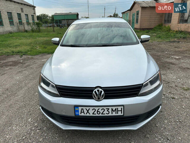 Фольксваген Джетта 2014 в Сахновщине на Automoto.ua Серый Фольксваген Джетта, объемом двигателя 1.8 л и пробегом 230 тыс. км за 8200 $, фото 1 на Automoto.ua