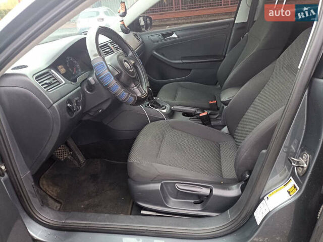 Серый Фольксваген Джетта, объемом двигателя 2 л и пробегом 107 тыс. км за 7500 $, фото 18 на Automoto.ua