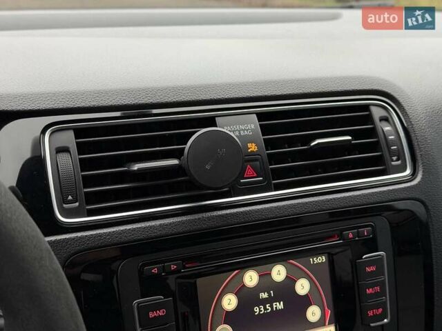 Сірий Фольксваген Джетта, об'ємом двигуна 1.8 л та пробігом 178 тис. км за 11000 $, фото 41 на Automoto.ua