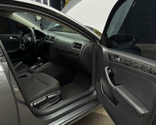 Серый Фольксваген Джетта, объемом двигателя 1.98 л и пробегом 188 тыс. км за 11500 $, фото 30 на Automoto.ua