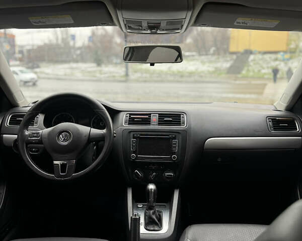 Серый Фольксваген Джетта, объемом двигателя 1.8 л и пробегом 243 тыс. км за 7999 $, фото 14 на Automoto.ua