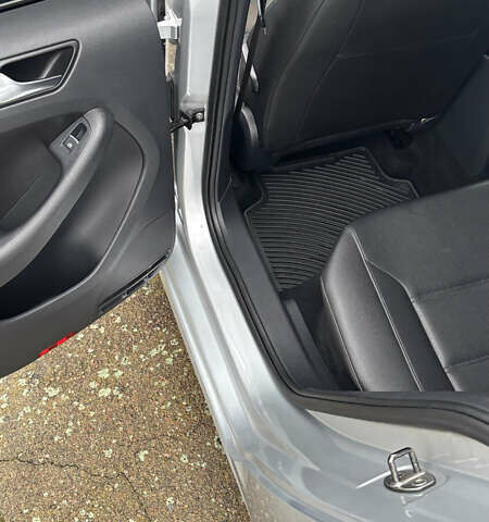 Сірий Фольксваген Джетта, об'ємом двигуна 1.97 л та пробігом 230 тис. км за 10800 $, фото 18 на Automoto.ua