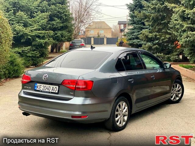 Серый Фольксваген Джетта, объемом двигателя 1.8 л и пробегом 119 тыс. км за 10000 $, фото 3 на Automoto.ua