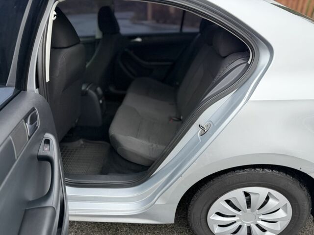 Сірий Фольксваген Джетта, об'ємом двигуна 2 л та пробігом 182 тис. км за 6200 $, фото 8 на Automoto.ua