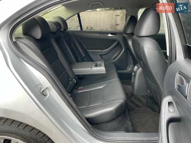 Серый Фольксваген Джетта, объемом двигателя 1.8 л и пробегом 225 тыс. км за 7290 $, фото 25 на Automoto.ua