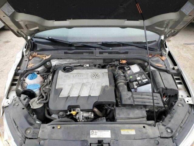 Сірий Фольксваген Джетта, об'ємом двигуна 2 л та пробігом 88 тис. км за 8800 $, фото 6 на Automoto.ua