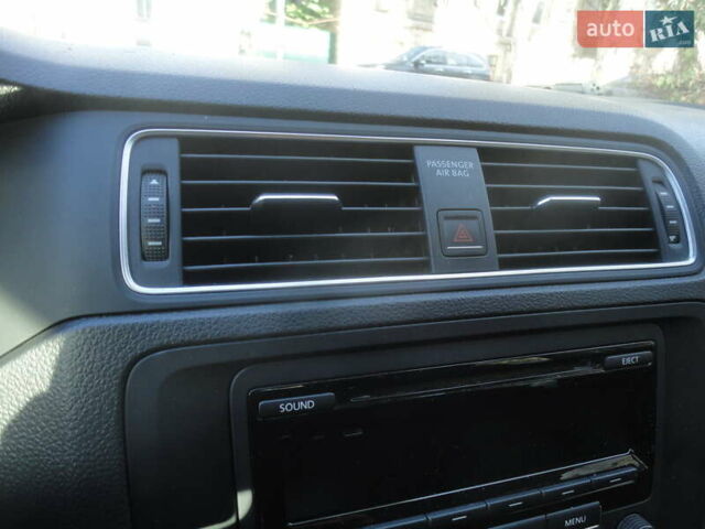 Серый Фольксваген Джетта, объемом двигателя 1.8 л и пробегом 127 тыс. км за 12100 $, фото 24 на Automoto.ua