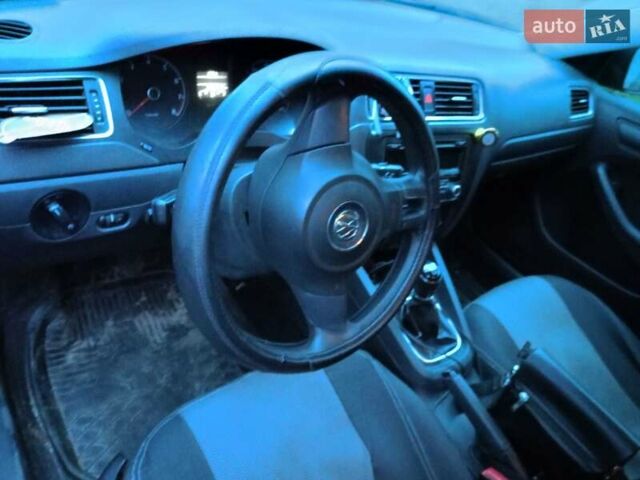 Сірий Фольксваген Джетта, об'ємом двигуна 2 л та пробігом 280 тис. км за 9000 $, фото 6 на Automoto.ua