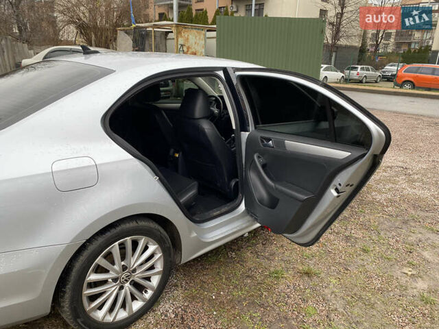 Серый Фольксваген Джетта, объемом двигателя 1.8 л и пробегом 184 тыс. км за 9500 $, фото 15 на Automoto.ua