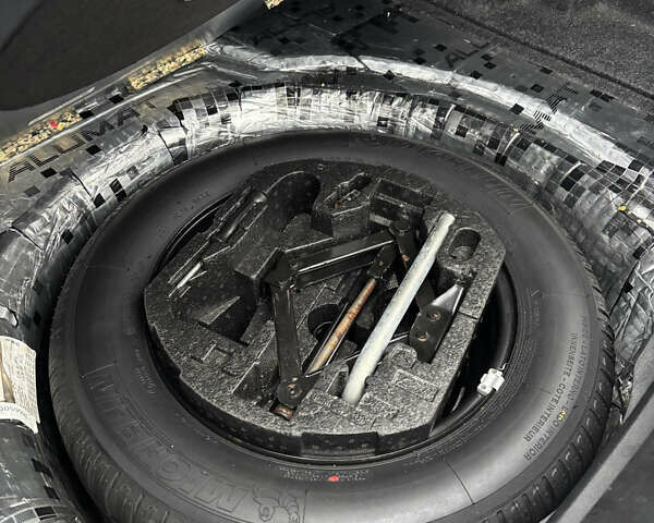 Сірий Фольксваген Джетта, об'ємом двигуна 1.97 л та пробігом 230 тис. км за 10800 $, фото 34 на Automoto.ua