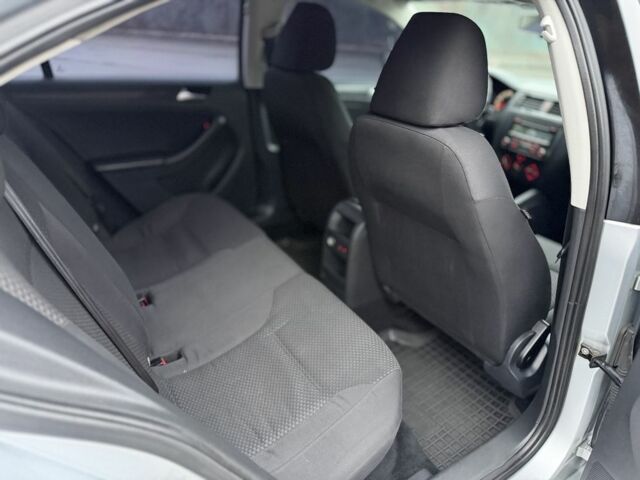 Сірий Фольксваген Джетта, об'ємом двигуна 2 л та пробігом 182 тис. км за 6200 $, фото 15 на Automoto.ua