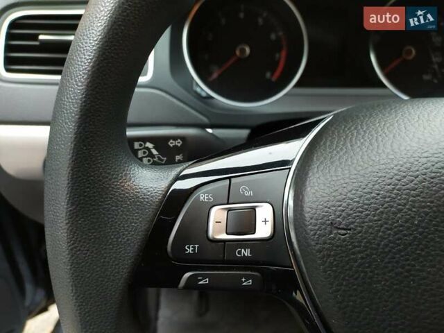 Серый Фольксваген Джетта, объемом двигателя 1.8 л и пробегом 127 тыс. км за 12100 $, фото 19 на Automoto.ua