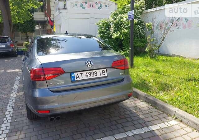 Серый Фольксваген Джетта, объемом двигателя 1.8 л и пробегом 131 тыс. км за 11500 $, фото 46 на Automoto.ua