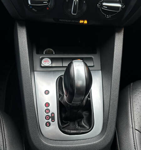 Сірий Фольксваген Джетта, об'ємом двигуна 1.97 л та пробігом 230 тис. км за 10800 $, фото 30 на Automoto.ua